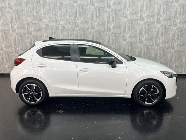 ＭＡＺＤＡ２ １５スポルト　純正マツダコネクトナビ　フルセグＴＶ　ＥＴＣ　純正ブラックルーフラッピング　アラウンドビューモニター　ＳＣＢＳ　クルーズコントロール　ＬＥＤヘッドライト　ＨＵＤ　ブラインドスポットモニター　ＥＳＣ（31枚目）