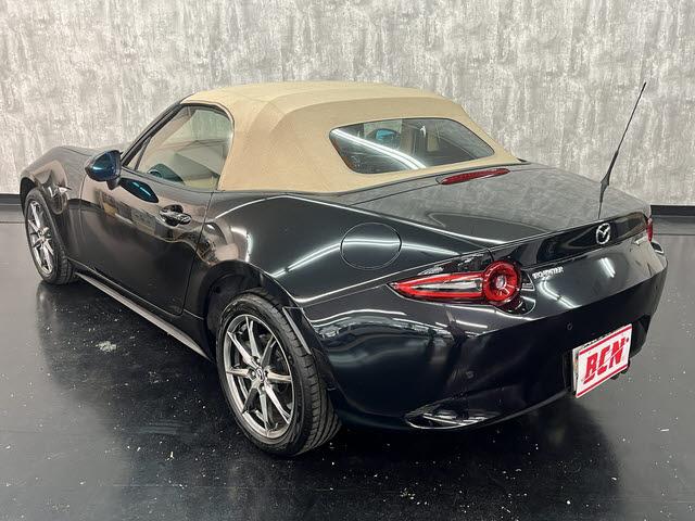 ロードスター Ｓレザーパッケージ　Ｖセレクション　純正マツダコネクトナビ　フルセグＴＶ　ＥＴＣ　バックカメラ　スマートブレーキサポート　ウィンドディフレクター　ＢＯＳＥサウンドシステム　本革シート　シートヒーター　ＥＳＣ　クリアランスソナー（6枚目）