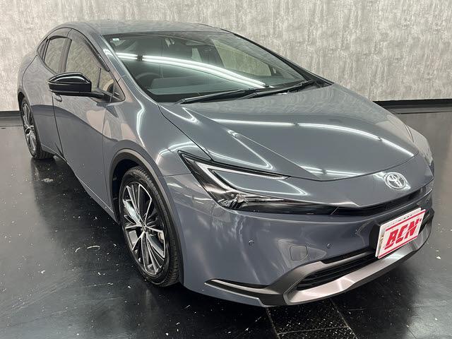 プリウス Ｇ　純正コネクティッドナビ　フルセグＴＶ　ＥＴＣ２．０　パノラミックビューモニター　プリクラッシュセーフティ　レーダークルーズコントロール　社外ドライブレコーダー　前席シートヒーター　クリアランスソナー（2枚目）