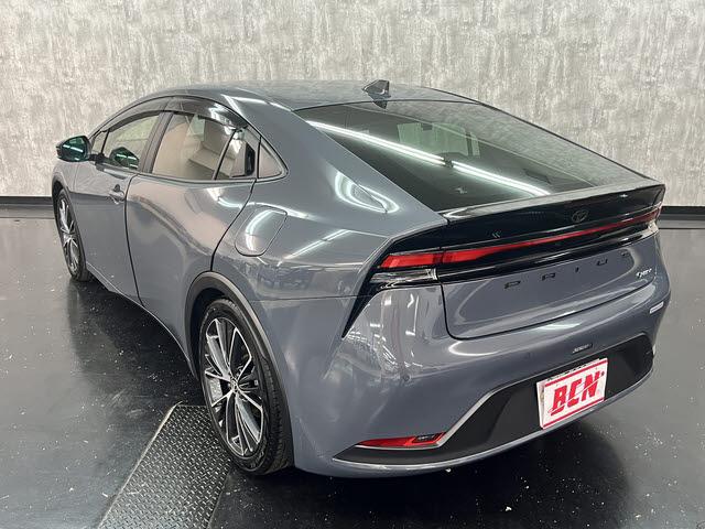 プリウス Ｇ　純正コネクティッドナビ　フルセグＴＶ　ＥＴＣ２．０　パノラミックビューモニター　プリクラッシュセーフティ　レーダークルーズコントロール　社外ドライブレコーダー　前席シートヒーター　クリアランスソナー（6枚目）