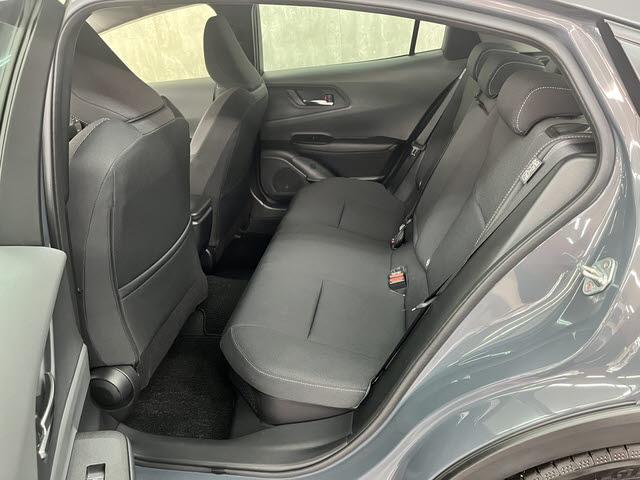 プリウス Ｇ　純正コネクティッドナビ　フルセグＴＶ　ＥＴＣ２．０　パノラミックビューモニター　プリクラッシュセーフティ　レーダークルーズコントロール　社外ドライブレコーダー　前席シートヒーター　クリアランスソナー（13枚目）