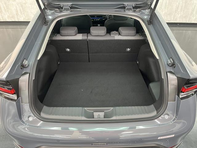 プリウス Ｇ　純正コネクティッドナビ　フルセグＴＶ　ＥＴＣ２．０　パノラミックビューモニター　プリクラッシュセーフティ　レーダークルーズコントロール　社外ドライブレコーダー　前席シートヒーター　クリアランスソナー（18枚目）