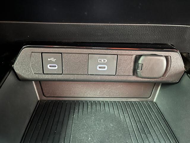 プリウス Ｇ　純正コネクティッドナビ　フルセグＴＶ　ＥＴＣ２．０　パノラミックビューモニター　プリクラッシュセーフティ　レーダークルーズコントロール　社外ドライブレコーダー　前席シートヒーター　クリアランスソナー（20枚目）