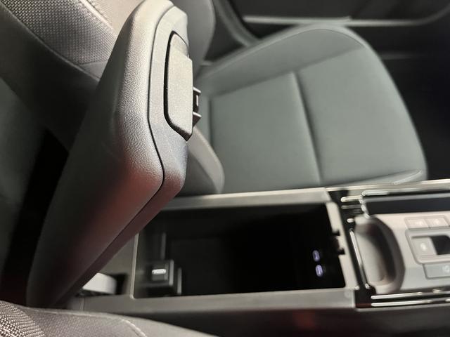 プリウス Ｇ　純正コネクティッドナビ　フルセグＴＶ　ＥＴＣ２．０　パノラミックビューモニター　プリクラッシュセーフティ　レーダークルーズコントロール　社外ドライブレコーダー　前席シートヒーター　クリアランスソナー（38枚目）