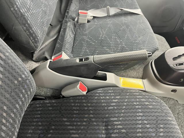 ダイナトラック キャブオーバー＿１．２５ｔ　社外ナビ　フルセグＴＶ　ＥＴＣ２．０　ヒーテッドドアミラー　キーレスエントリー　電動格納ドアミラー　三方開　フォグランプ　Ｂｌｕｅｔｏｏｔｈ　集中ドアロック　ＬＥＤルームライト　ライトレベライザー（12枚目）