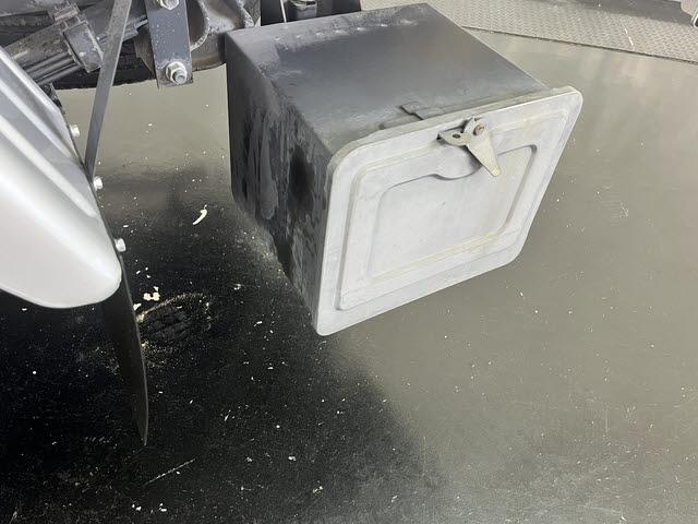 ダイナトラック キャブオーバー＿１．２５ｔ　社外ナビ　フルセグＴＶ　ＥＴＣ２．０　ヒーテッドドアミラー　キーレスエントリー　電動格納ドアミラー　三方開　フォグランプ　Ｂｌｕｅｔｏｏｔｈ　集中ドアロック　ＬＥＤルームライト　ライトレベライザー（20枚目）