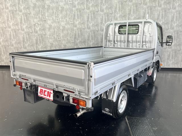 ダイナトラック キャブオーバー＿１．２５ｔ　社外ナビ　フルセグＴＶ　ＥＴＣ２．０　ヒーテッドドアミラー　キーレスエントリー　電動格納ドアミラー　三方開　フォグランプ　Ｂｌｕｅｔｏｏｔｈ　集中ドアロック　ＬＥＤルームライト　ライトレベライザー（32枚目）