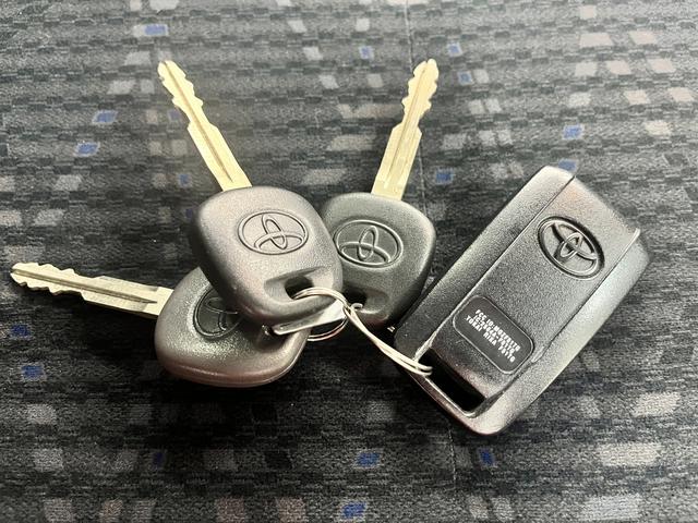 ダイナトラック キャブオーバー＿１．２５ｔ　社外ナビ　フルセグＴＶ　ＥＴＣ２．０　ヒーテッドドアミラー　キーレスエントリー　電動格納ドアミラー　三方開　フォグランプ　Ｂｌｕｅｔｏｏｔｈ　集中ドアロック　ＬＥＤルームライト　ライトレベライザー（37枚目）