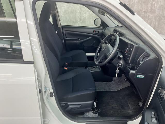 プロボックス DXコンフォート 純正ラジオデッキ プリクラッシュセーフティ アイドリングストップ LDA AHB ESC キーレスエントリー 100V電源 オートライト USBポート ハロゲンヘッドライト 電動ドアミラー(10枚目)