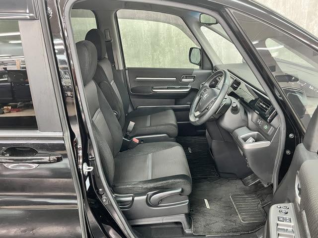 ステップワゴンスパーダ スパーダ　ホンダセンシング　両側パワースライドドア　純正ナビ　わくわくゲート　パドルシフト　ビルドインＥＴＣ　ＣＭＢＳ　フルセグＴＶ　アイドリングストップ　ＥＳＣ　プッシュスタート　バックカメラ（10枚目）