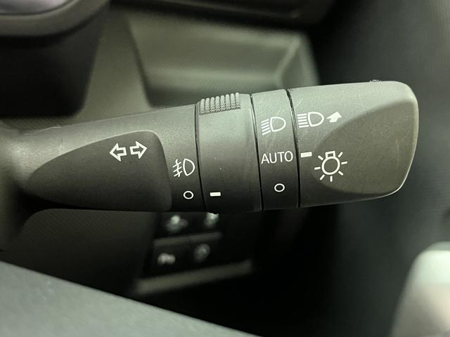 ライズ Ｚ　純正９インチディスプレイオーディオ　フルセグＴＶ　バックカメラ　プリクラッシュセーフティ　シートヒーター　アイドリングストップ　パーキングセンサー　プッシュスタート（22枚目）