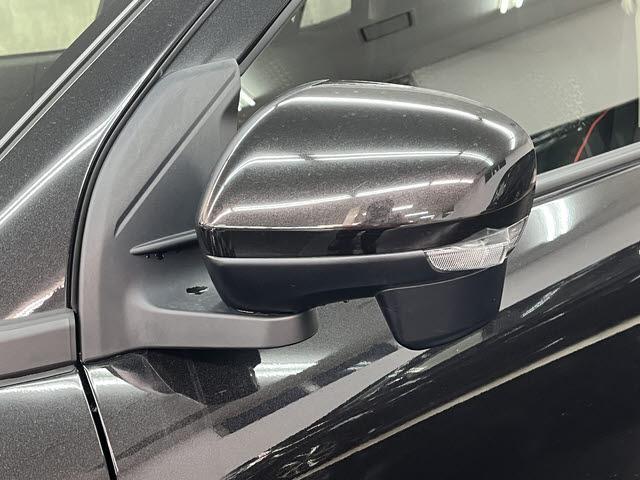 ライズ Ｚ　純正９インチディスプレイオーディオ　フルセグＴＶ　バックカメラ　プリクラッシュセーフティ　シートヒーター　アイドリングストップ　パーキングセンサー　プッシュスタート（28枚目）