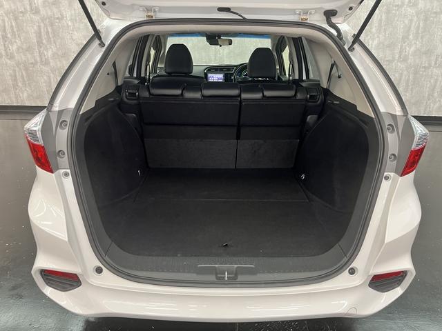 シャトル ハイブリッドＸ　純正ナビ　フルセグＴＶ　ＥＴＣ　バックカメラ　ＣＴＢＡ　クルーズコントロール　ＬＥＤヘッドライト　プッシュスタート　キーフリー　ＥＳＣ　パドルシフト　フォグランプ（15枚目）