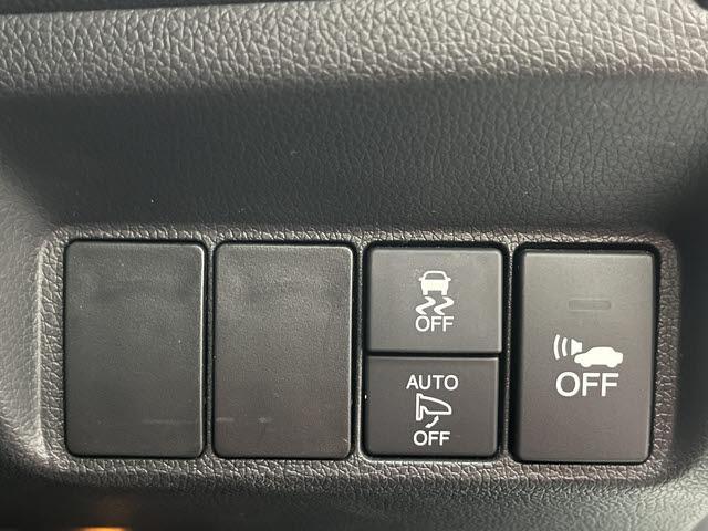 シャトル ハイブリッドＸ　純正ナビ　フルセグＴＶ　ＥＴＣ　バックカメラ　ＣＴＢＡ　クルーズコントロール　ＬＥＤヘッドライト　プッシュスタート　キーフリー　ＥＳＣ　パドルシフト　フォグランプ（26枚目）