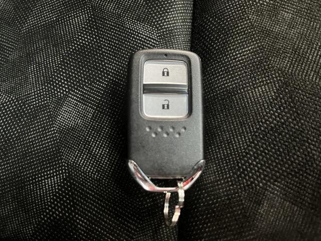シャトル ハイブリッドＸ　純正ナビ　フルセグＴＶ　ＥＴＣ　バックカメラ　ＣＴＢＡ　クルーズコントロール　ＬＥＤヘッドライト　プッシュスタート　キーフリー　ＥＳＣ　パドルシフト　フォグランプ（29枚目）