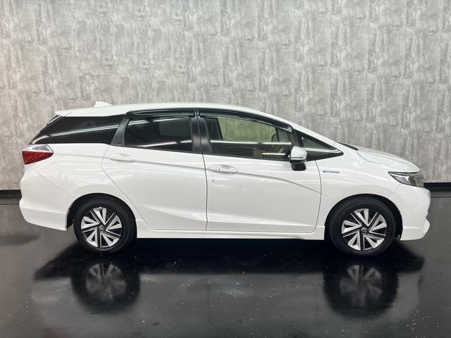 シャトル ハイブリッドＸ　純正ナビ　フルセグＴＶ　ＥＴＣ　バックカメラ　ＣＴＢＡ　クルーズコントロール　ＬＥＤヘッドライト　プッシュスタート　キーフリー　ＥＳＣ　パドルシフト　フォグランプ（34枚目）