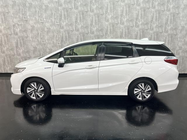 シャトル ハイブリッドＸ　純正ナビ　フルセグＴＶ　ＥＴＣ　バックカメラ　ＣＴＢＡ　クルーズコントロール　ＬＥＤヘッドライト　プッシュスタート　キーフリー　ＥＳＣ　パドルシフト　フォグランプ（38枚目）