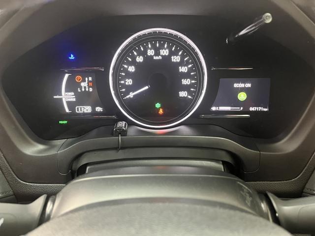 ヴェゼル ハイブリッドＺ・ホンダセンシング　純正ナビ　フルセグＴＶ　ＥＴＣ　ドライブレコーダー　バックカメラ　ＣＭＢＳ　ＬＥＤヘッドライト　プッシュスタート　キーフリー　ルーフレール　シートヒーター　クルーズコントロール（7枚目）
