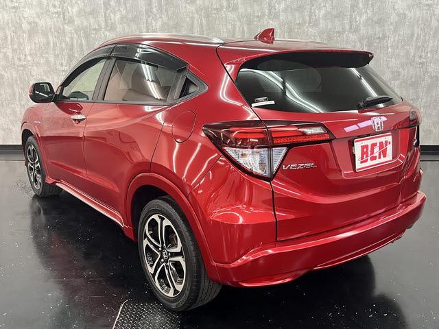 ヴェゼル ハイブリッドＺ・ホンダセンシング　純正ナビ　フルセグＴＶ　ＥＴＣ　ドライブレコーダー　バックカメラ　ＣＭＢＳ　ＬＥＤヘッドライト　プッシュスタート　キーフリー　ルーフレール　シートヒーター　クルーズコントロール（9枚目）