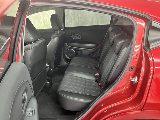 ヴェゼル ハイブリッドＺ・ホンダセンシング　純正ナビ　フルセグＴＶ　ＥＴＣ　ドライブレコーダー　バックカメラ　ＣＭＢＳ　ＬＥＤヘッドライト　プッシュスタート　キーフリー　ルーフレール　シートヒーター　クルーズコントロール（16枚目）