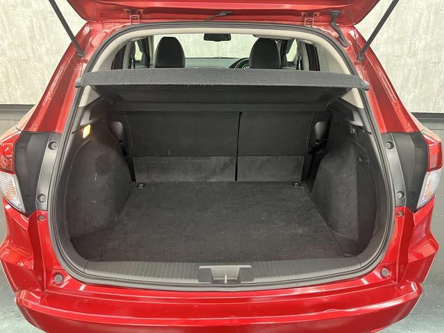 ヴェゼル ハイブリッドＺ・ホンダセンシング　純正ナビ　フルセグＴＶ　ＥＴＣ　ドライブレコーダー　バックカメラ　ＣＭＢＳ　ＬＥＤヘッドライト　プッシュスタート　キーフリー　ルーフレール　シートヒーター　クルーズコントロール（21枚目）