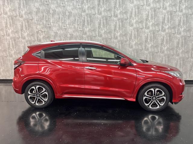 ヴェゼル ハイブリッドＺ・ホンダセンシング　純正ナビ　フルセグＴＶ　ＥＴＣ　ドライブレコーダー　バックカメラ　ＣＭＢＳ　ＬＥＤヘッドライト　プッシュスタート　キーフリー　ルーフレール　シートヒーター　クルーズコントロール（34枚目）