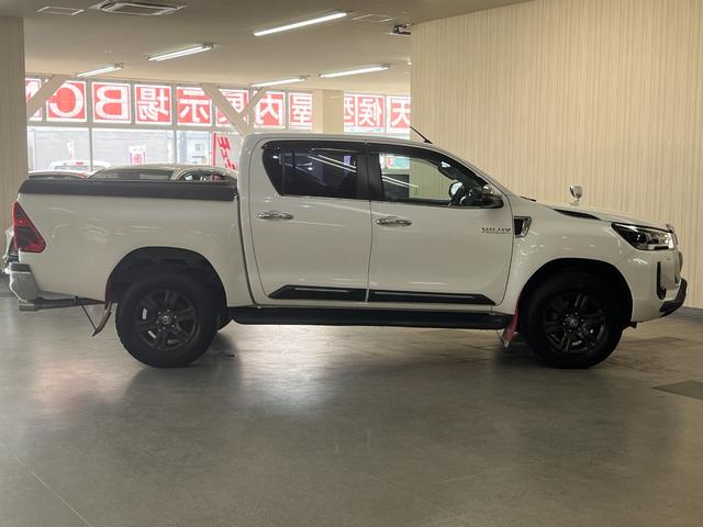 ハイラックス Ｚ　Ｚ＿４ＷＤ＿ＴＲＤパーツ＿純正ナビ＿バックカメラ／フルセグＴＶ／ｂｌｕｅｔｏｏｔｈ　ドライブレコーダー　純正アルミホイール　スマートキー　クルーズコントロール　プッシュスタート（9枚目）