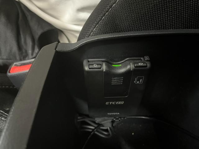 ハイラックス Ｚ　Ｚ＿４ＷＤ＿ＴＲＤパーツ＿純正ナビ＿バックカメラ／フルセグＴＶ／ｂｌｕｅｔｏｏｔｈ　ドライブレコーダー　純正アルミホイール　スマートキー　クルーズコントロール　プッシュスタート（32枚目）