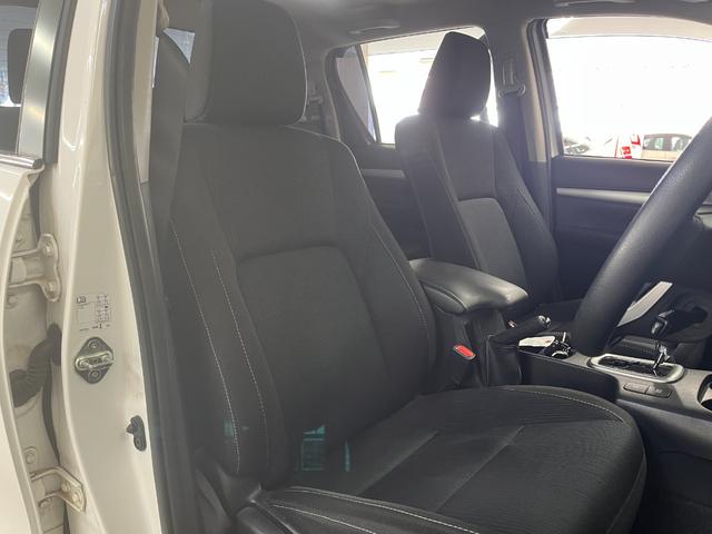 ハイラックス Ｚ　Ｚ＿４ＷＤ＿ＴＲＤパーツ＿純正ナビ＿バックカメラ／フルセグＴＶ／ｂｌｕｅｔｏｏｔｈ　ドライブレコーダー　純正アルミホイール　スマートキー　クルーズコントロール　プッシュスタート（33枚目）
