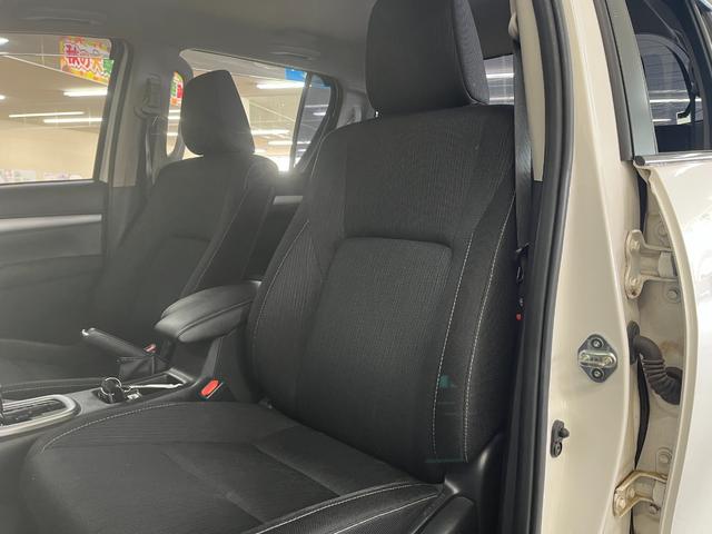 ハイラックス Ｚ　Ｚ＿４ＷＤ＿ＴＲＤパーツ＿純正ナビ＿バックカメラ／フルセグＴＶ／ｂｌｕｅｔｏｏｔｈ　ドライブレコーダー　純正アルミホイール　スマートキー　クルーズコントロール　プッシュスタート（36枚目）