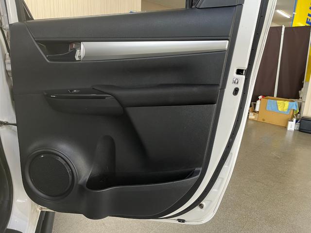 ハイラックス Ｚ　Ｚ＿４ＷＤ＿ＴＲＤパーツ＿純正ナビ＿バックカメラ／フルセグＴＶ／ｂｌｕｅｔｏｏｔｈ　ドライブレコーダー　純正アルミホイール　スマートキー　クルーズコントロール　プッシュスタート（39枚目）