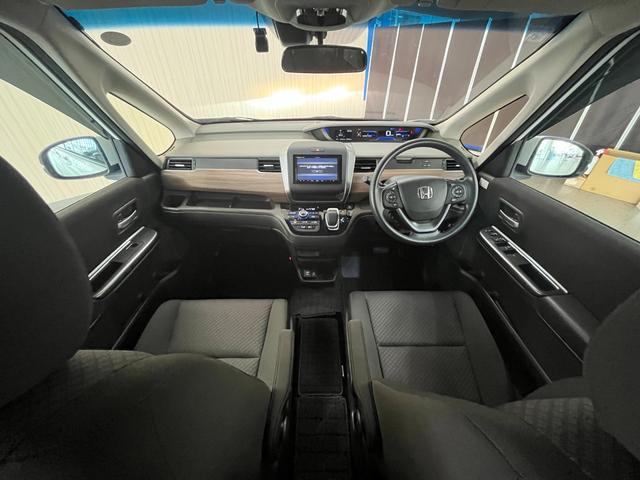 フリードハイブリッド ハイブリッドGホンダセンシング_4WD_SDナビ/フルセグTV/bluetooth/バックカメラ 両側パワースライドドア ドライブレコーダー ETC スマートキー ステアリングスイッチ(10枚目)