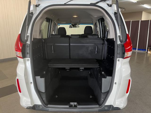 フリード＋ハイブリッド 　ハイブリッドＧブラックスタイル＿９インチ純正ナビ／フルセグＴＶ／ｂｌｕｅｔｏｏｔｈ／バックカメラ　スマートキー　ドライブレコーダー　ステアリングスイッチ　両側スライドドア　ＥＴＣ　純正アルミホイ－ル（35枚目）