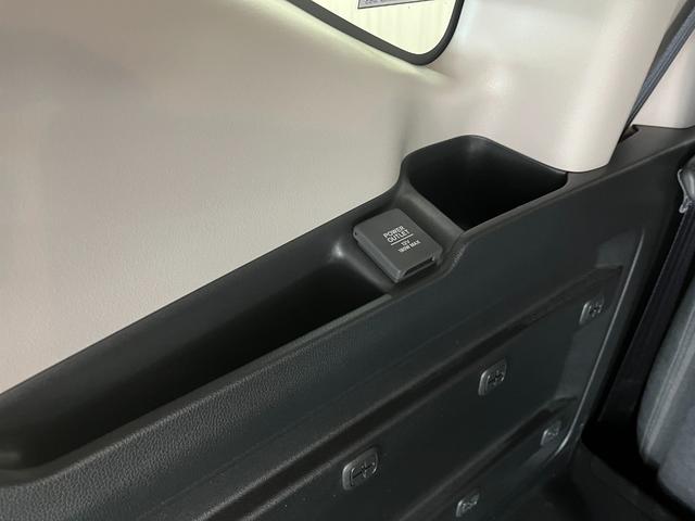 フリード＋ハイブリッド 　ハイブリッドＧブラックスタイル＿９インチ純正ナビ／フルセグＴＶ／ｂｌｕｅｔｏｏｔｈ／バックカメラ　スマートキー　ドライブレコーダー　ステアリングスイッチ　両側スライドドア　ＥＴＣ　純正アルミホイ－ル（36枚目）
