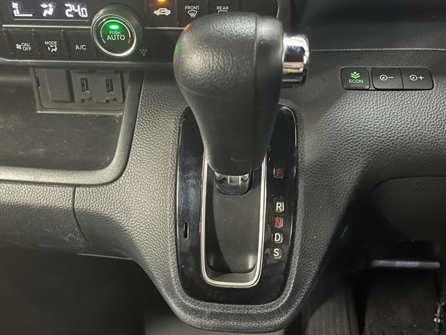 N-BOXカスタム G・EXターボホンダセンシング カスタムG-EXターボセンシング_両側パワースライドドア_社外ナビ/フルセグTV/bluetooth/バックカメラ スマートキー ステアリングスイッチ オートライト(28枚目)