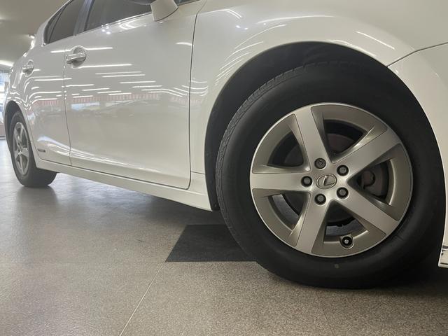 CT CT200h 200h 純正アルミホイール フォグランプ HDDナビ/バックカメラ シートヒーター ステアリングスイッチ プッシュスタート スマートキー 電動格納ミラー パドルシフト ETC(16枚目)