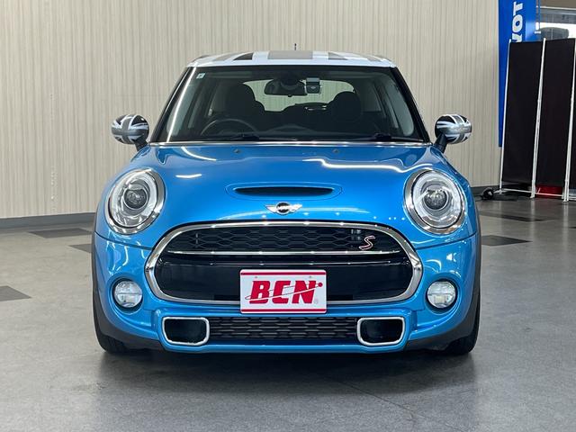 ＭＩＮＩ 　クーパーＳ＿純正前後ドライブレコーダー＿純正ナビ／フルセグＴＶ＿バックカメラ　フォグランプ　純正アルミホイール　トノカバー　スマートキー　オートライト　電動格納ミラー　ＬＥＤヘッドライト（2枚目）