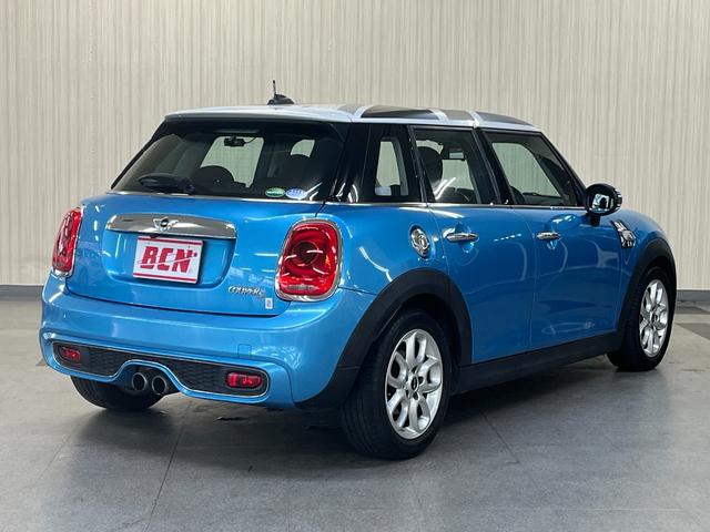 ＭＩＮＩ 　クーパーＳ＿純正前後ドライブレコーダー＿純正ナビ／フルセグＴＶ＿バックカメラ　フォグランプ　純正アルミホイール　トノカバー　スマートキー　オートライト　電動格納ミラー　ＬＥＤヘッドライト（5枚目）