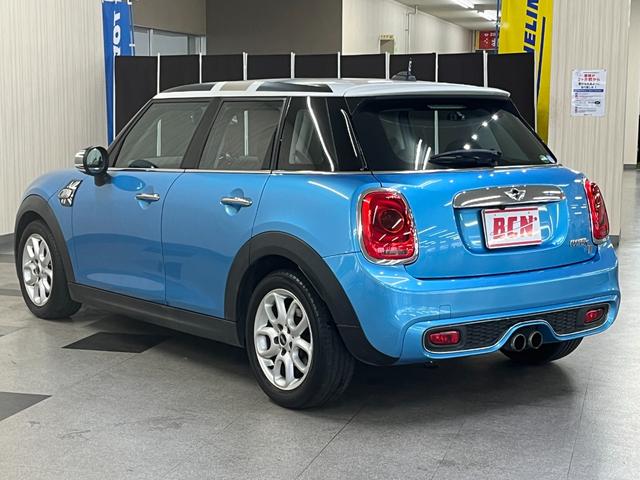 ＭＩＮＩ 　クーパーＳ＿純正前後ドライブレコーダー＿純正ナビ／フルセグＴＶ＿バックカメラ　フォグランプ　純正アルミホイール　トノカバー　スマートキー　オートライト　電動格納ミラー　ＬＥＤヘッドライト（7枚目）