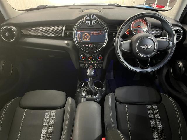 ＭＩＮＩ 　クーパーＳ＿純正前後ドライブレコーダー＿純正ナビ／フルセグＴＶ＿バックカメラ　フォグランプ　純正アルミホイール　トノカバー　スマートキー　オートライト　電動格納ミラー　ＬＥＤヘッドライト（9枚目）