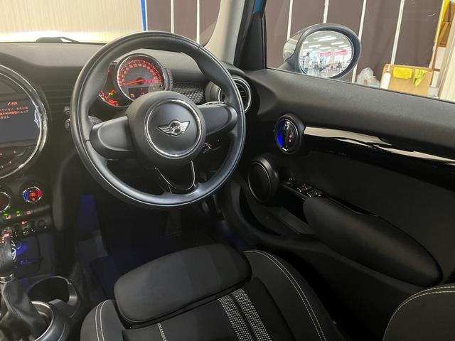 ＭＩＮＩ 　クーパーＳ＿純正前後ドライブレコーダー＿純正ナビ／フルセグＴＶ＿バックカメラ　フォグランプ　純正アルミホイール　トノカバー　スマートキー　オートライト　電動格納ミラー　ＬＥＤヘッドライト（12枚目）