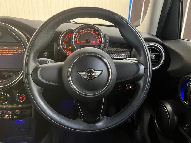 ＭＩＮＩ 　クーパーＳ＿純正前後ドライブレコーダー＿純正ナビ／フルセグＴＶ＿バックカメラ　フォグランプ　純正アルミホイール　トノカバー　スマートキー　オートライト　電動格納ミラー　ＬＥＤヘッドライト（13枚目）
