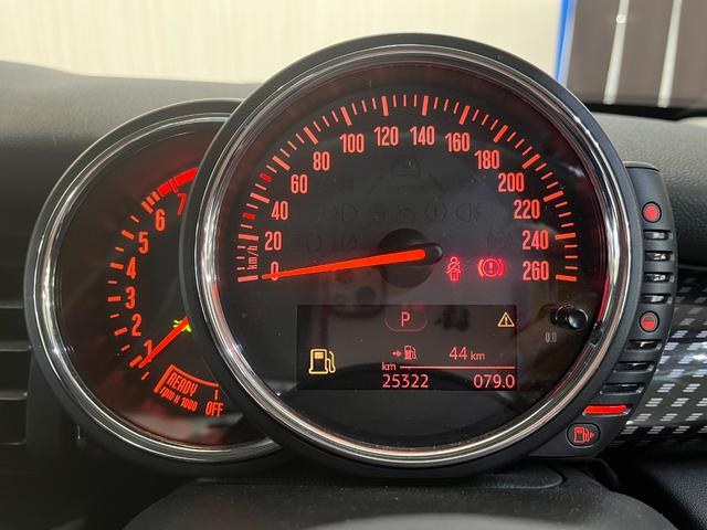 ＭＩＮＩ 　クーパーＳ＿純正前後ドライブレコーダー＿純正ナビ／フルセグＴＶ＿バックカメラ　フォグランプ　純正アルミホイール　トノカバー　スマートキー　オートライト　電動格納ミラー　ＬＥＤヘッドライト（14枚目）
