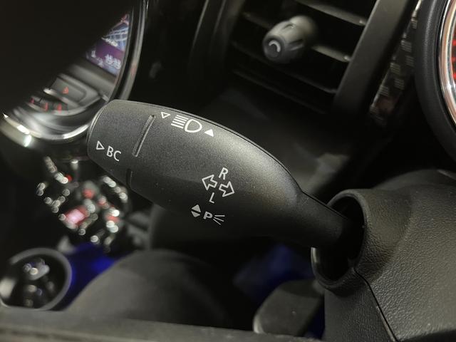 ＭＩＮＩ 　クーパーＳ＿純正前後ドライブレコーダー＿純正ナビ／フルセグＴＶ＿バックカメラ　フォグランプ　純正アルミホイール　トノカバー　スマートキー　オートライト　電動格納ミラー　ＬＥＤヘッドライト（16枚目）