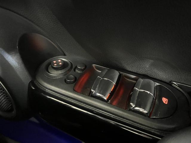 ＭＩＮＩ 　クーパーＳ＿純正前後ドライブレコーダー＿純正ナビ／フルセグＴＶ＿バックカメラ　フォグランプ　純正アルミホイール　トノカバー　スマートキー　オートライト　電動格納ミラー　ＬＥＤヘッドライト（17枚目）