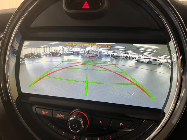 ＭＩＮＩ 　クーパーＳ＿純正前後ドライブレコーダー＿純正ナビ／フルセグＴＶ＿バックカメラ　フォグランプ　純正アルミホイール　トノカバー　スマートキー　オートライト　電動格納ミラー　ＬＥＤヘッドライト（20枚目）