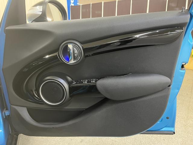ＭＩＮＩ 　クーパーＳ＿純正前後ドライブレコーダー＿純正ナビ／フルセグＴＶ＿バックカメラ　フォグランプ　純正アルミホイール　トノカバー　スマートキー　オートライト　電動格納ミラー　ＬＥＤヘッドライト（36枚目）