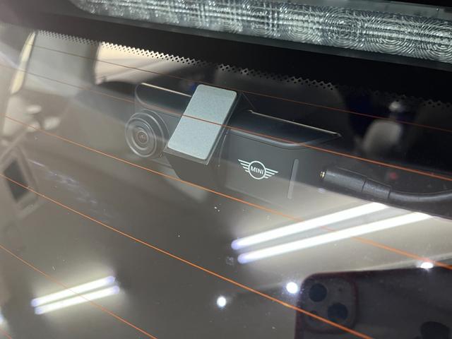 ＭＩＮＩ 　クーパーＳ＿純正前後ドライブレコーダー＿純正ナビ／フルセグＴＶ＿バックカメラ　フォグランプ　純正アルミホイール　トノカバー　スマートキー　オートライト　電動格納ミラー　ＬＥＤヘッドライト（40枚目）