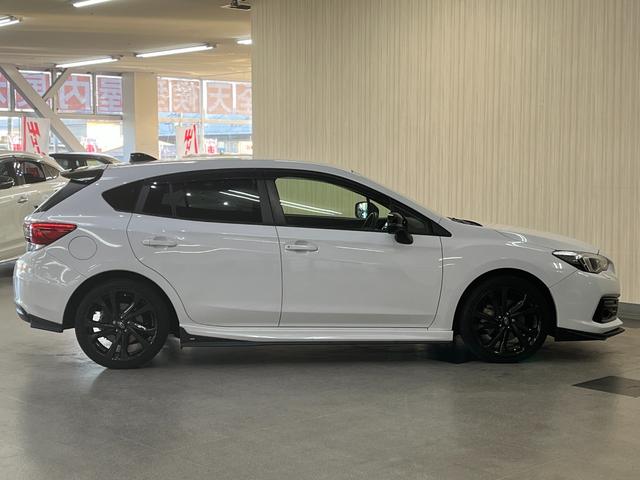 インプレッサスポーツ ＳＴＩスポーツ　ＳＴＩスポーツ＿４ＷＤ＿ＳＴＩエアロパーツ／マフラー／リアスポイラー　ステアリングスイッチ　純正ＳＤナビ／フルセグＴＶ／ｂｌｕｅｔｏｏｔｈ／バックカメラ　ＥＴＣ　スマートキー　純正アルミホイール（8枚目）