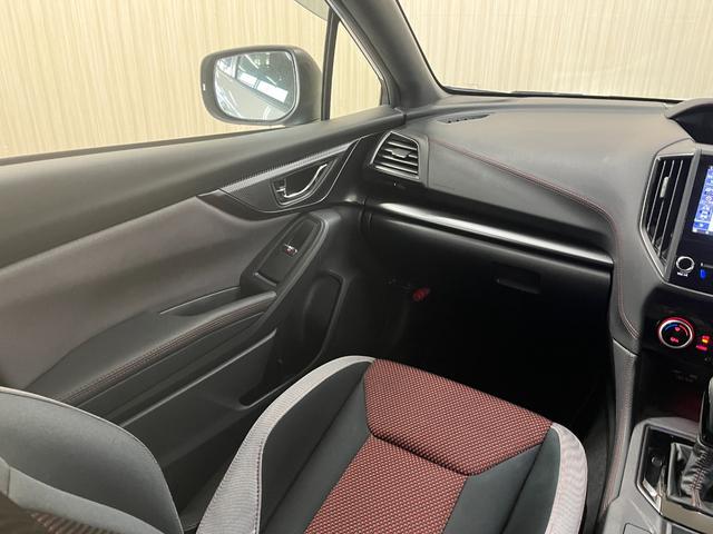 インプレッサスポーツ ＳＴＩスポーツ　ＳＴＩスポーツ＿４ＷＤ＿ＳＴＩエアロパーツ／マフラー／リアスポイラー　ステアリングスイッチ　純正ＳＤナビ／フルセグＴＶ／ｂｌｕｅｔｏｏｔｈ／バックカメラ　ＥＴＣ　スマートキー　純正アルミホイール（11枚目）